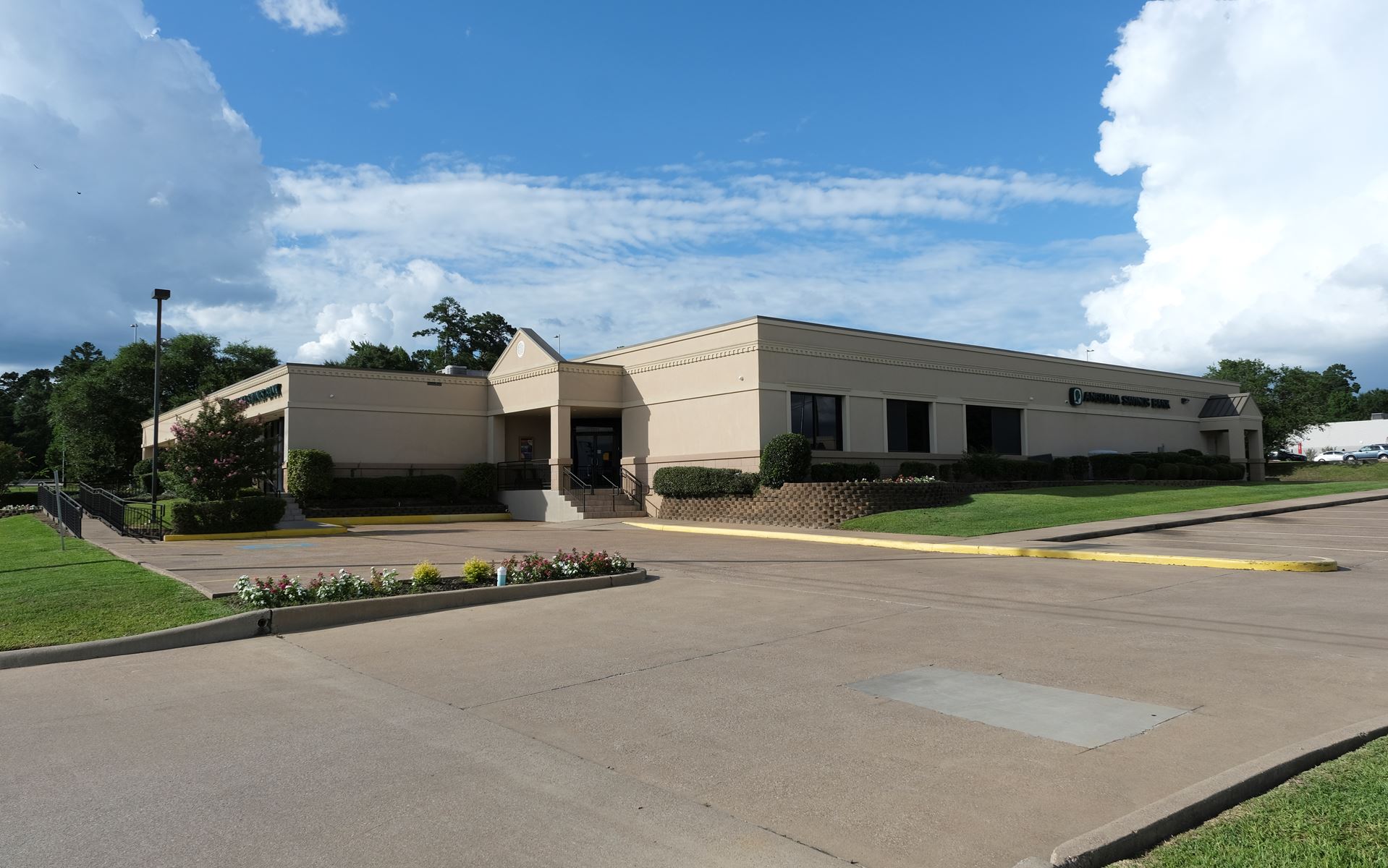 Angelina Savings Bank Building